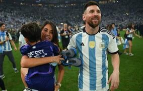 「こんなにも好きだったのかと」『アオアシ』作者がメッシのイラストを公開！アルゼンチンサポーターから感謝の言葉「なんて素敵なんだ」