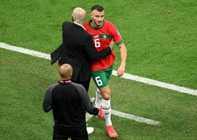 モロッコ痛恨！ 堅守を支える主将サイスが負傷交代…21分にピッチを退く【W杯準決勝】