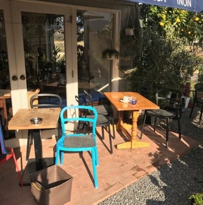 市川海老蔵、麻央との思い出の喫茶店へ　“自転車デート”をなつかしむ 2枚目