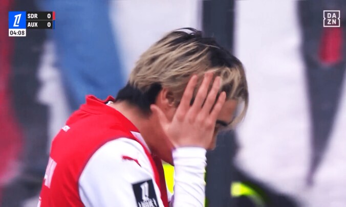 【写真・画像】嘘だろ…？ 鹿島GKの“神セーブ”にファン衝撃「バケモンやん」「えぐいって」「他サポでも痺れる」早川友基の２連続ブロックに柏攻撃陣も唖然　1枚目