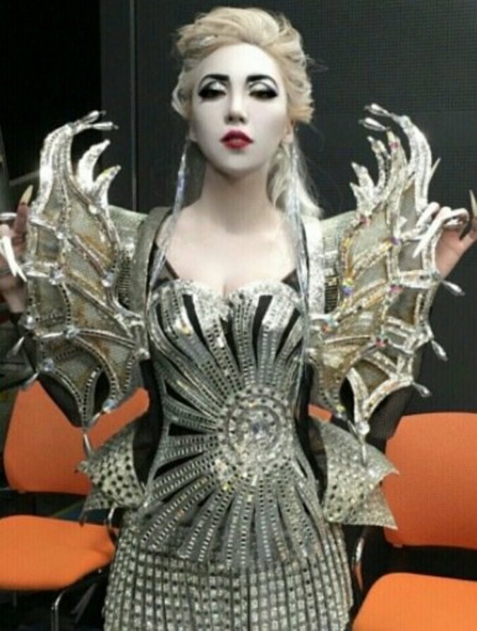 ざわちん「宇宙人的なガガさんを意識」　レディー・ガガの完成度が凄まじすぎると話題に 2枚目