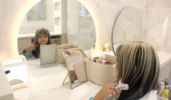 【写真・画像】「店じゃん！」小学生ギャルの8SSLDKの自宅豪邸を大公開！みちょぱ、ウォークインクローゼット＆シューズクロークに大興奮「えぐい！」　1枚目