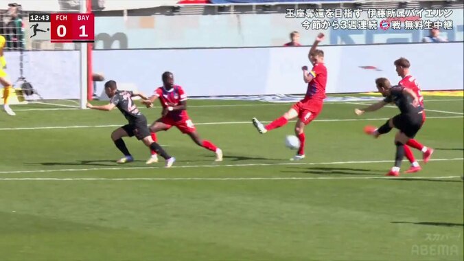 「ワールドクラス！」無冠の帝王が“逆足秒殺ミドル”でリーグ通算60得点目！優勝へ弾みをつける一撃に「ついにハリー・ケインがトロフィーを獲得する」 2枚目