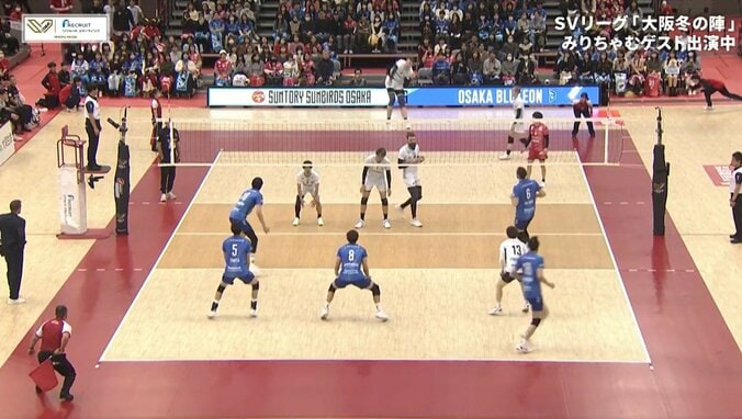 ムセルスキーの強烈なサーブが炸裂