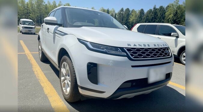 高木菜那が所有するレンジローバー・イヴォーク