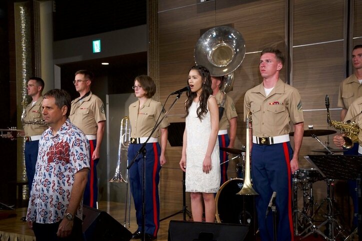 Anly、故郷沖縄でアメリカ合衆国独立記念式典祝賀会で日米両国の国歌斉唱　両国のVIPから大絶賛