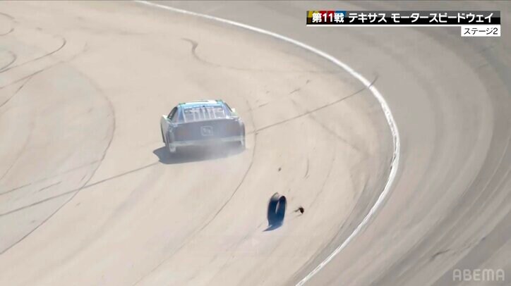 【写真・画像】突如“後ろ向きで”ピットイン！ 米レース、中継が捉えた珍事に驚き「なんで回ってるんや」「ダイナミック縦列駐車」　1枚目