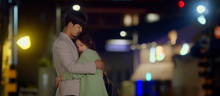 過去に戻る方法を見つけたハリン(Red Velvetイェリ)、ソジュン(PENTAGONホンソク)の真実を探るためもう一度高校時代へ…韓流ドラマ『ブルーバースデー』