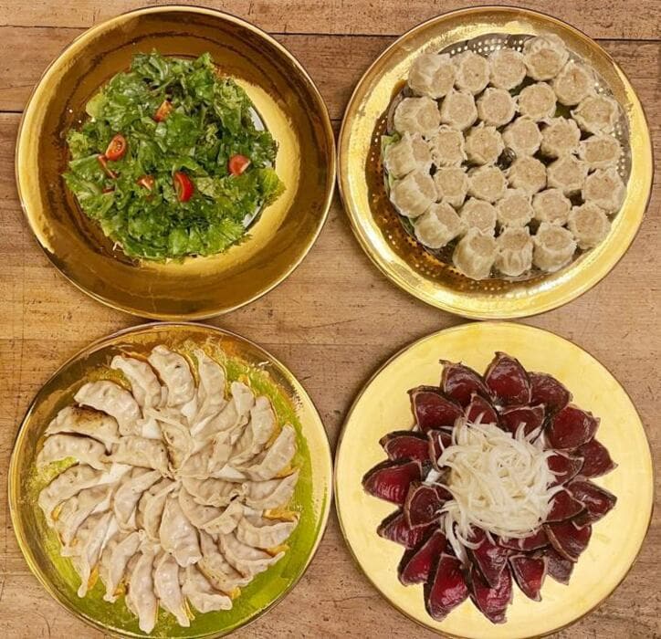  假屋崎省吾、お祝いで山のように作った“プチご馳走”「どれも美味しそう」「最高ですね」の声 