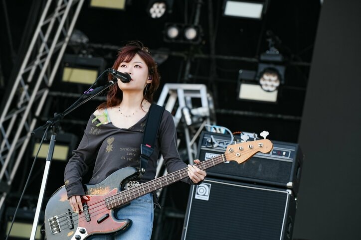 【写真・画像】羊文学『METROCK 2026』出演直後インタビュー 貫禄のステージを終えた2人が“この夏やりたいこと”は「eスポーツチーム結成」 3枚目