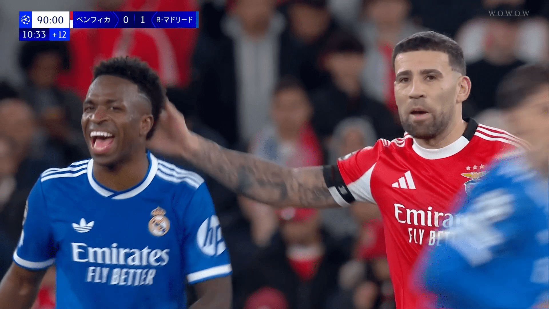 煽り合いの直後に二人は笑顔も