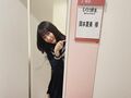 岡本夏美のキュートなセーラー服姿に「制服似合う」「まだまだ余裕で行ける」の声
