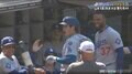 大谷翔平のダメ押し弾で「ロバーツ監督も嬉しそうですね」 前日2安打沈黙も主砲の一振りに“破顔” ベンチ前で待ち構えハイタッチ
