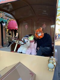 市川海老蔵、子ども達とクリスマスのディズニーを満喫「その一言の為に今日がありますね笑笑」