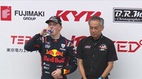 【映像】表彰台で予想以上の“がぶ飲み”