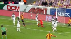 まさかのオウンゴールに小久保玲央ブライアンも“憮然” 予期せぬ軌道に「なす術なし」痛恨失点の瞬間