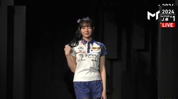 ロングの巻き髪＆リボンにとどめはウインク♪モデル雀士、特別仕様のフルコースでファン悩殺「めちゃくちゃ可愛い」／麻雀・Mトーナメント