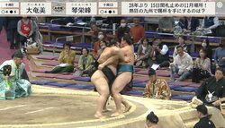 「あれ普通の人なら骨盤われたな」“土俵際の超攻防戦”に館内沸騰「熱戦じゃん」ヒヤッとするファンも