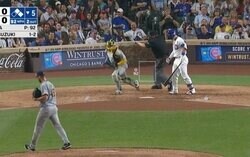 おい！それはないだろ！ 鈴木誠也がブチギレ！ “疑惑の判定”に呆れ… 驚きすぎて様子がおかしくなる「誤審だろw」「これは酷すぎる」