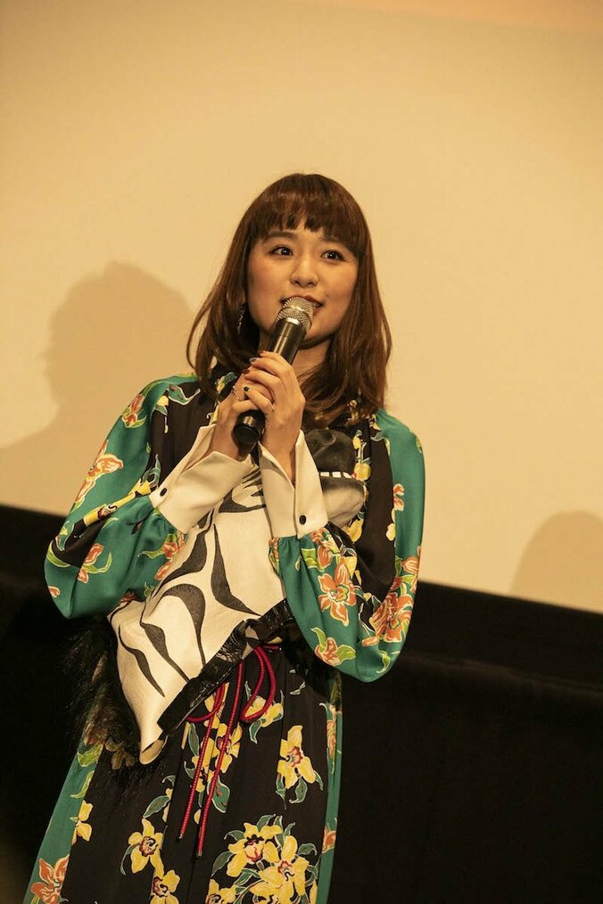 ベッキー、麻雀に明け暮れた日々を振り返る「ベッドの横に雀卓」 7枚目