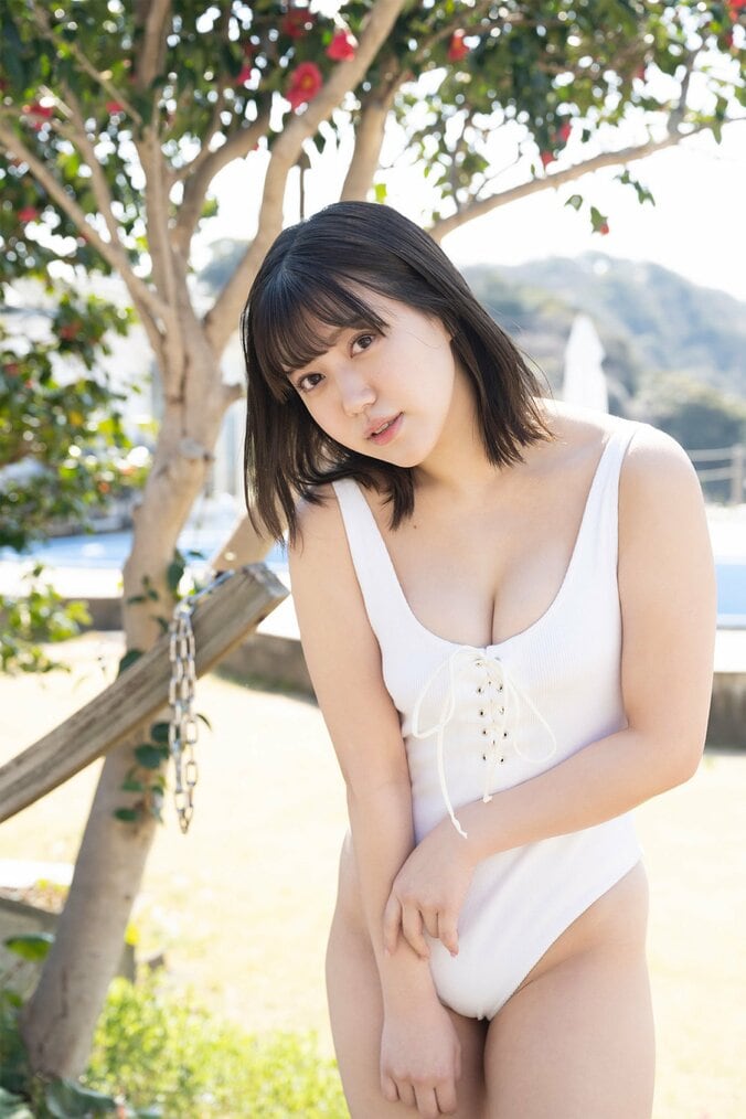“ミスマガジン2021”和泉芳怜、大人へと変化していく“愛くるしいボディ” SPA！デジタル写真集から誌面カット公開 2枚目