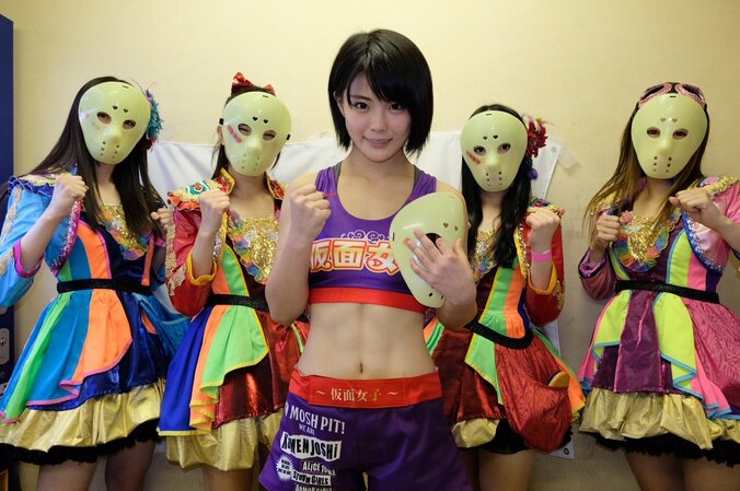 最強のアイドルへ！仮面女子・川村虹花、パンチを食らってもタックル　MMA初挑戦で勝利 1枚目