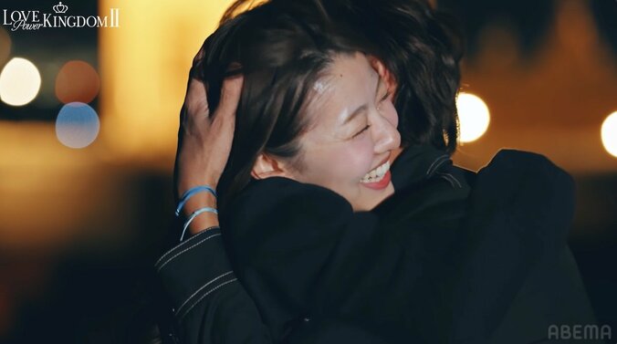 【写真・画像】「初めてキスしたね」童顔”むちふわボディ”美女、男性とこっそり抜け出し「誰も見てないでしょ？」　3枚目