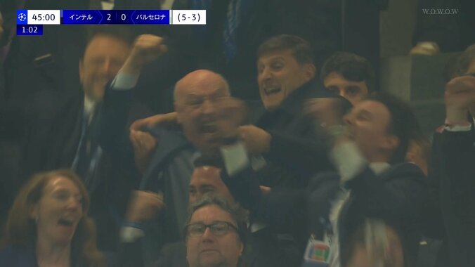 嘘だろ！超強烈PKが中継カメラを直撃！あり得ないゴール映像に「完全にぶっ壊した」「吹き飛んでるやん」SNS騒然 5枚目