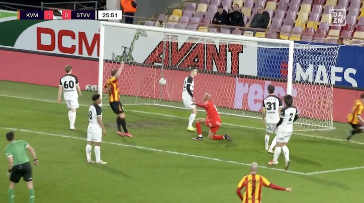 【写真・画像】後半ロスタイムに奇跡の同点弾！28歳元日本代表DF、“神業ワンタッチパス”で「結果出した」 劇的アシストに称賛の声　1枚目