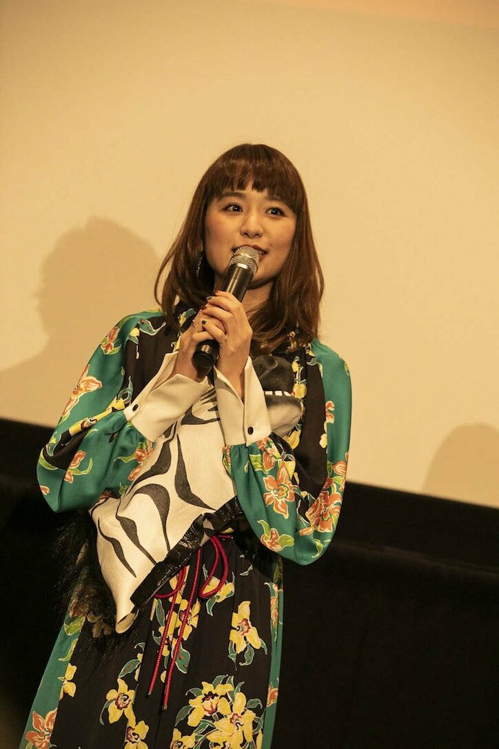 ベッキー、麻雀に明け暮れた日々を振り返る「ベッドの横に雀卓」