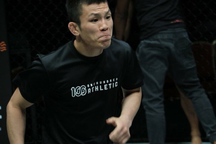 男子よ、アカヒゲ薬局に行く前に俺に訊け!世界有数の寝業師・青木真也が答える「どうしたら夜に強くなれるの?」