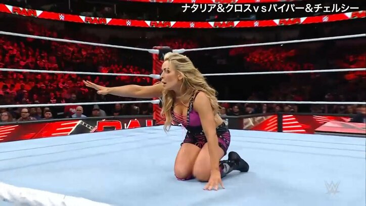 ベッキー似の“無気力”女子レスラー、前代未聞の衝撃行動に相棒困惑! 「かわいい」「職場放棄」「試合が目に入らんw」ファン騒然