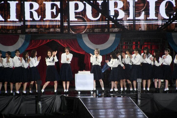 雨と210トンの水演出で国民全員が濡れた! 欅坂46『欅共和国2019』はアンコールなしのセトリで20曲を熱演