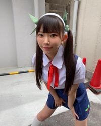 長澤茉里奈、5年ぶりの「〈物語〉シリーズ」八九寺真宵コスに「ほぼ実写化」と大反響