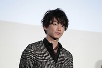 佐藤健、土屋太鳳のイメージは「幸せな思い出」「忍耐」「箱入り娘」