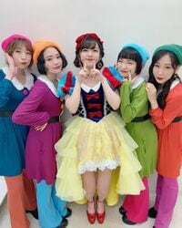 鈴木愛理、美脚がセクシーな白雪姫コスプレを披露　「可愛すぎるかよ、、、」「天使！！！」の声