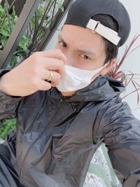 アレクサンダー『全身サウナスーツでランニング』