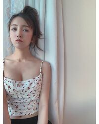 「セクシーすぎます！！」板野友美、胸元露わなヘソ出しキャミソール姿にファン悶絶