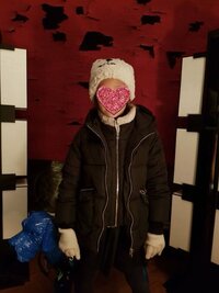 中村江里子、次女の登校スタイルを公開「こんな感じでみんな街中歩いています」