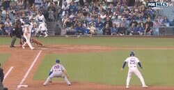 おかしいだろ！ 大谷翔平に「ドン引き」 野手の頭上を“爆速通過”… 時速188キロ“フェンス直撃打”に「あれはアカンw」