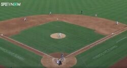 球場騒然… 大谷翔平、弾丸アーチに「戦慄」 外野手の“頭上通過”する瞬間　連日の“高速着弾”に「追っても無駄」