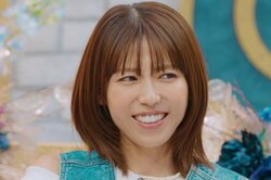 こじるり似の”爆モテ”美女、2人きりの部屋で意中のイケメンに後ろから…大胆行動を若槻千夏が絶賛「かわいかった～！」