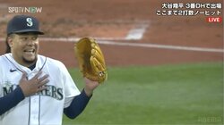 本人が一番ビックリ？　ピッチャー強襲の当たりをまさかのノールックキャッチに視聴者「嘘やろ!?」「なんやいまの」と大興奮