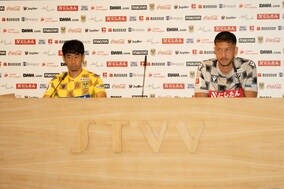 香川真司、新シーズンの目標は「2桁得点かアシスト」　シュミットはＷ杯行きへ「まずチームの勝利」
