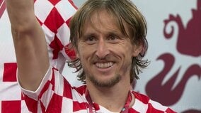 37歳モドリッチが子供のような笑顔！表彰式で見せたお茶目な姿に視聴者歓喜「ファンになるわ」