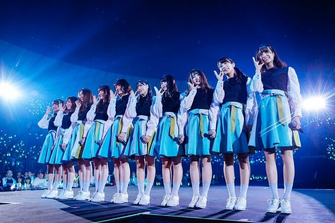 ”ひらがなけやき最後のライブ”に柿崎芽実が涙…けやき坂46としての3年を振り返り、そして走り出した日向坂46 6枚目