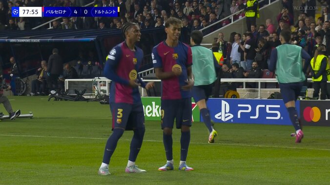 17歳は反則だろ！バルサの至宝“神の子”ヤマルがDFとGKを手玉に取る圧巻の超技巧シュート！「ちょっと浮かしてんのエグい」「できないことないのかよ」 3枚目