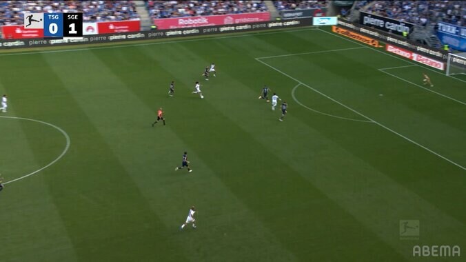 スタジアム騒然！ 堂安律、50m爆速スプリント→完璧ゴール「嗅覚が爆上がり」「ちゃんと走ってるから点が取れる」移籍後初の１試合２得点 2枚目