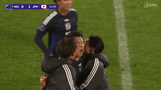 「なにそれ！」U-20日本代表、大学生MFの逆足スーパーミドルで先制点「師匠・小笠原満男ばり」「シュート前の切り替えがよかった」 5枚目