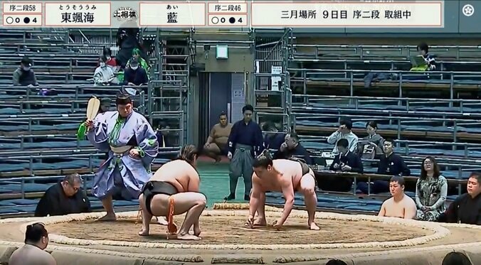 【写真・画像】大相撲で取り直し→再び物言いの“珍事” デジャブのような光景に「みんな笑てる」「リプレイを見てるみたい」館内どよめきと拍手　1枚目
